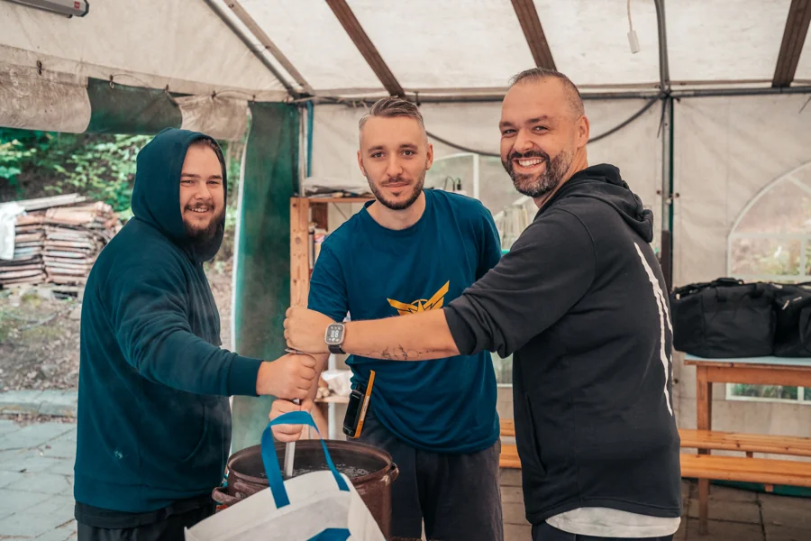 Členové táborového týmu při společném setkání